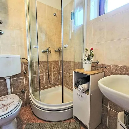 Apartment Bilice *