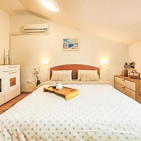 Apartment Bilice Daire *